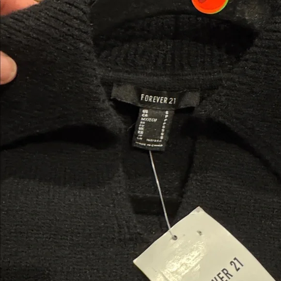 **NWT** Thick Black Collard Sweater - Picture 4 of 4